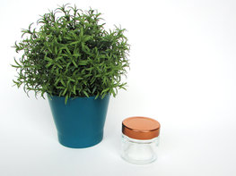 Glazen potje met koper deksel